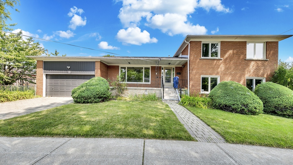88 Peckham Avenue, North York