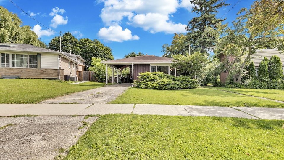 5 Clareville Crescent, North York