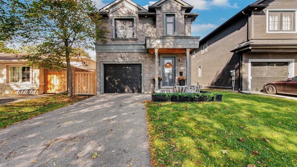 1017 Lorne Park Road, Mississauga