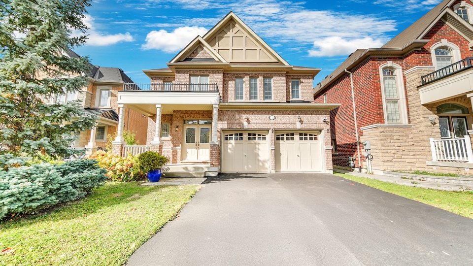 112 Allison Ann Way, Maple