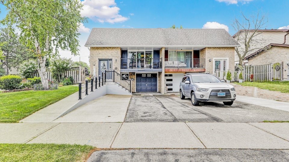 7327 Joliette Crescent, Mississauga