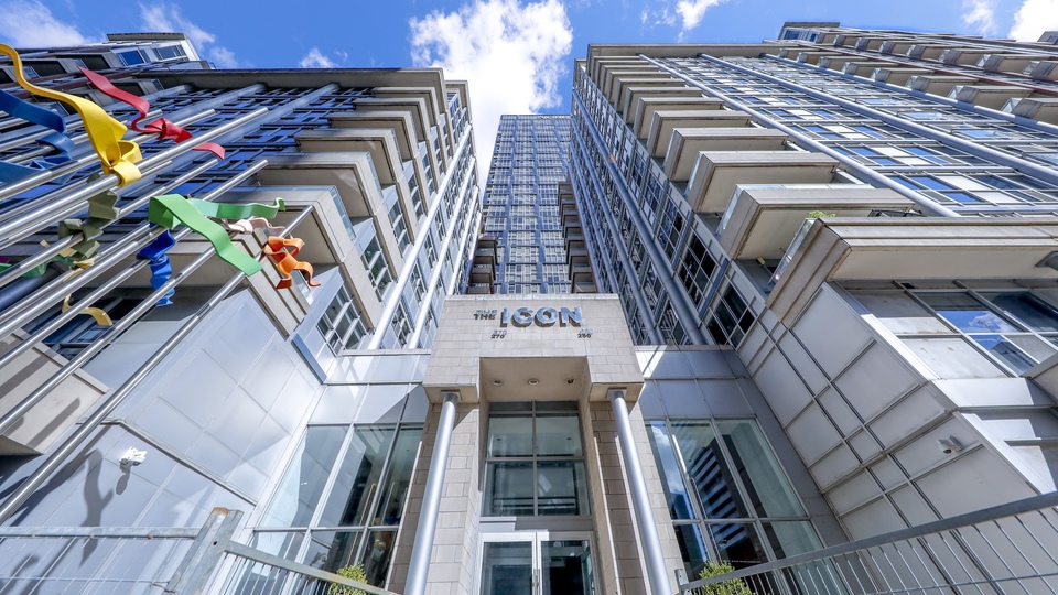 343-250 Wellington Street West,Toronto