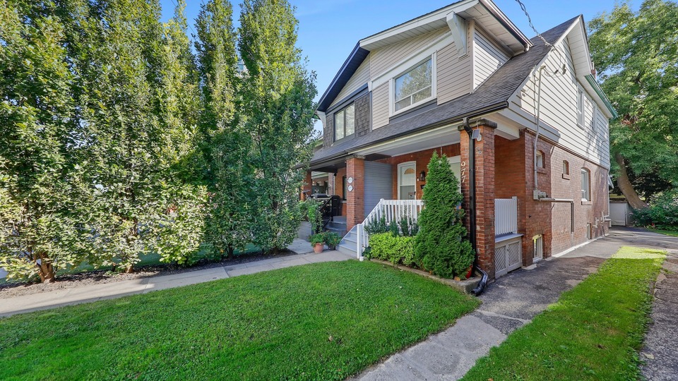 977 Broadview Ave, Toronto