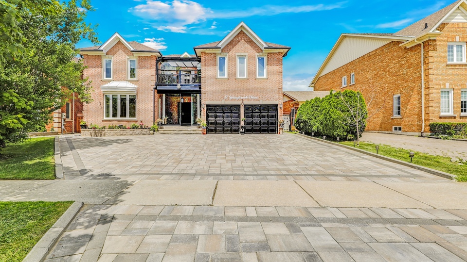 8 Sprigbrook Drive, Richmond Hill