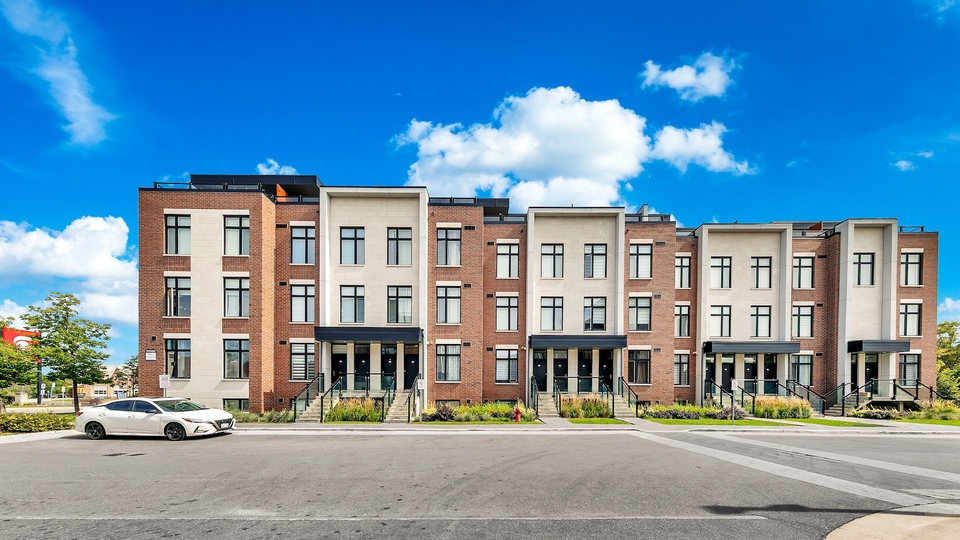 9560 Islington Avenue, Woodbridge