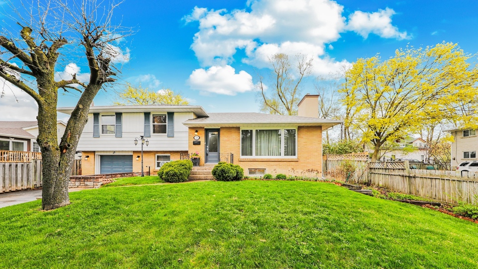 25 McLaughlin Rd N, Brampton