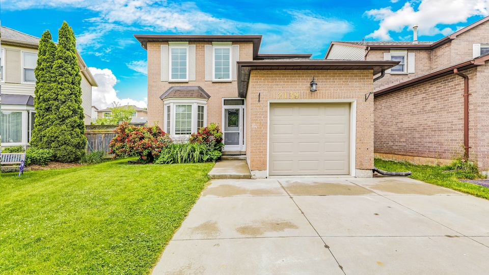 2139 Hunt Crescent, Burlington