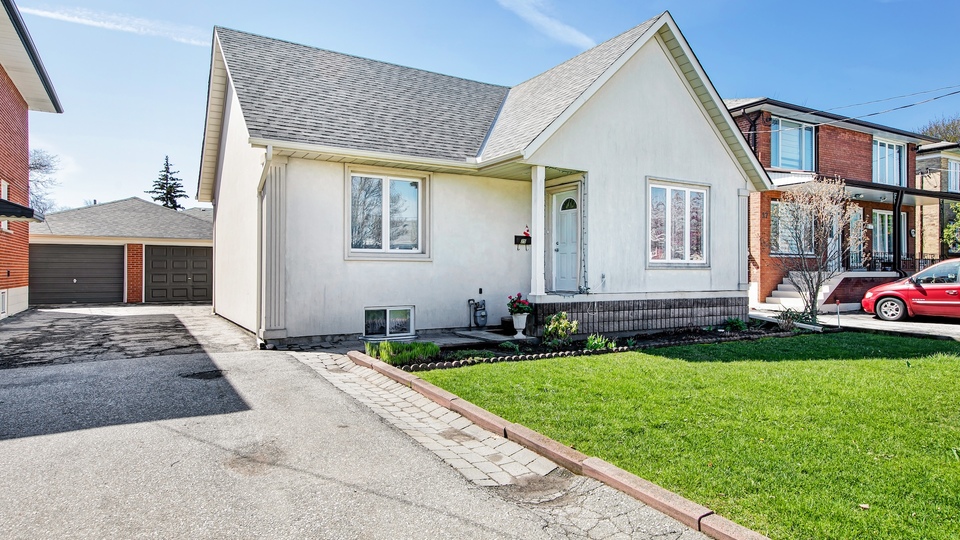 25 Burlingame Rd, Toronto