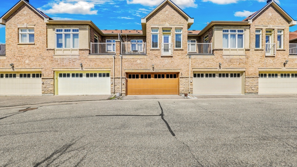 2036 Lakeshore Rd W, Mississauga
