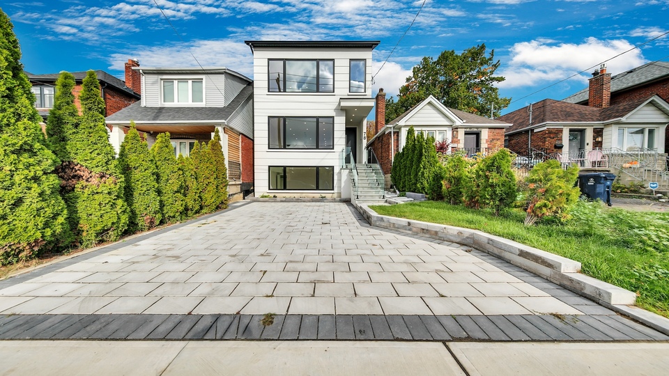 78 Bowie Avenue, York