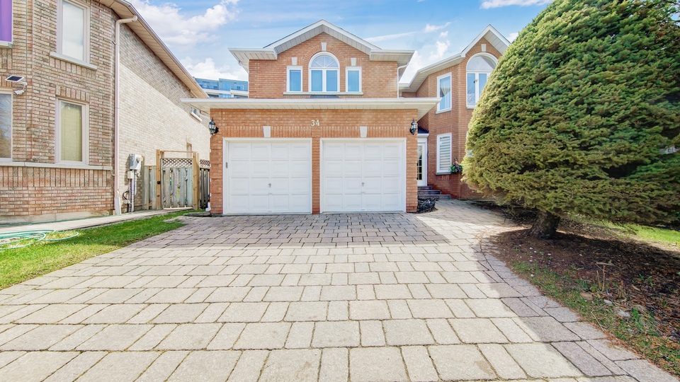 34 Leicester Rd, Richmond Hill