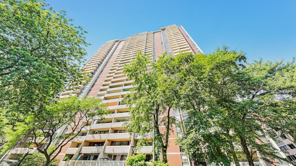 40 Homewood Condominium Residences, Homewood Avenue