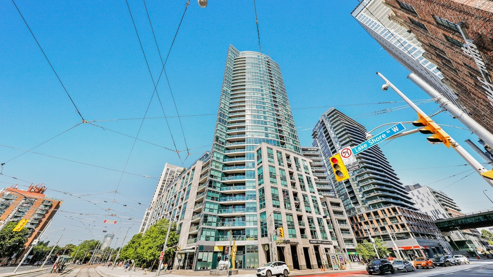 600 Fleet Street unit 2405, Toronto