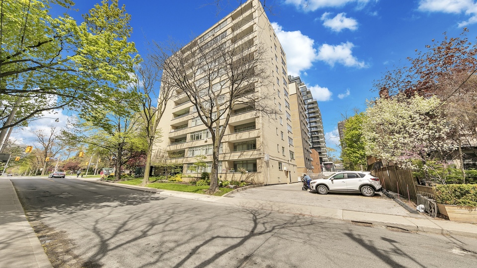 504 - 581 Avenue Road, Toronto