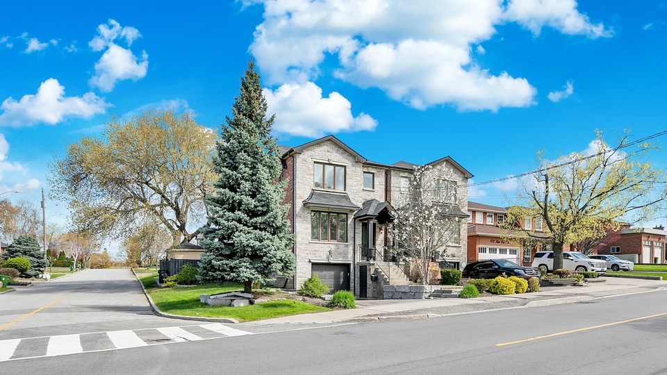 204 Maple Leaf Dr