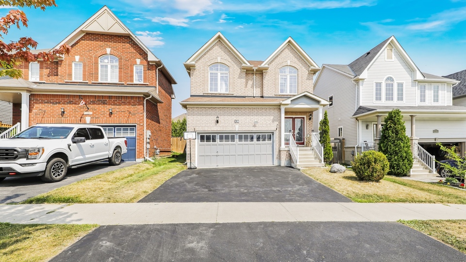 26 McPhail Avenue, Clarington
