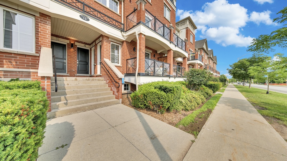 2557 Sixth Line, Oakville