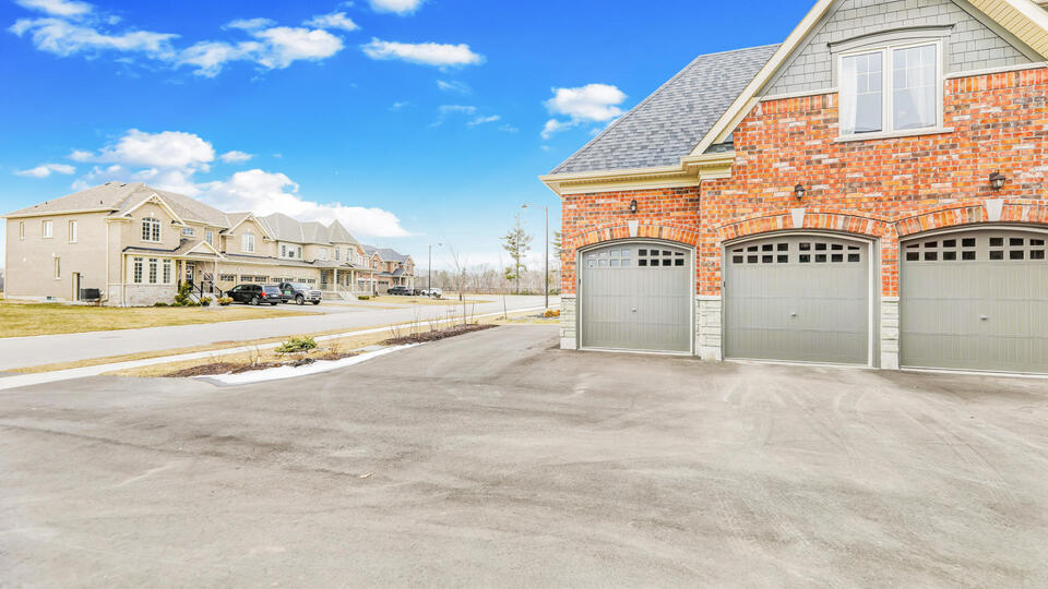 25 Thompson Way, Springwater
