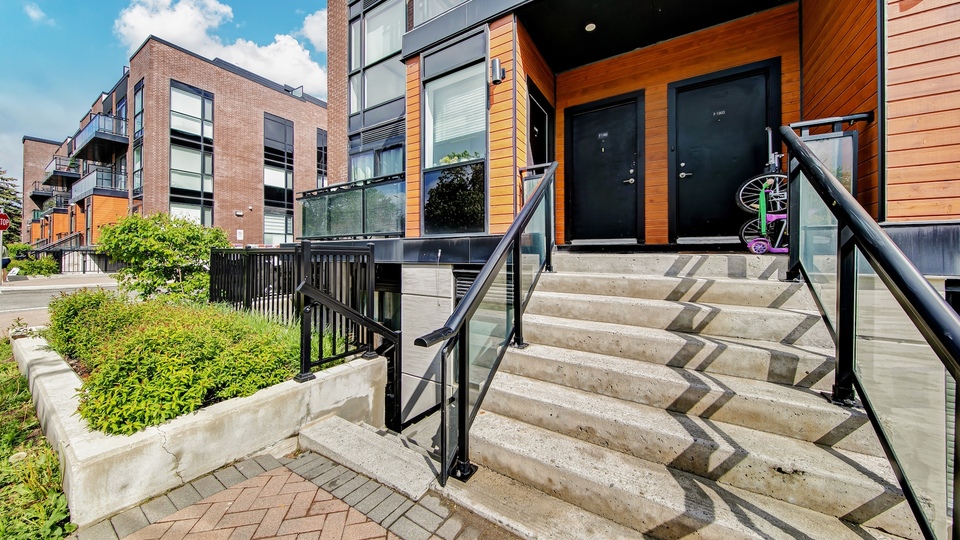 32 Coles Ave, Vaughan