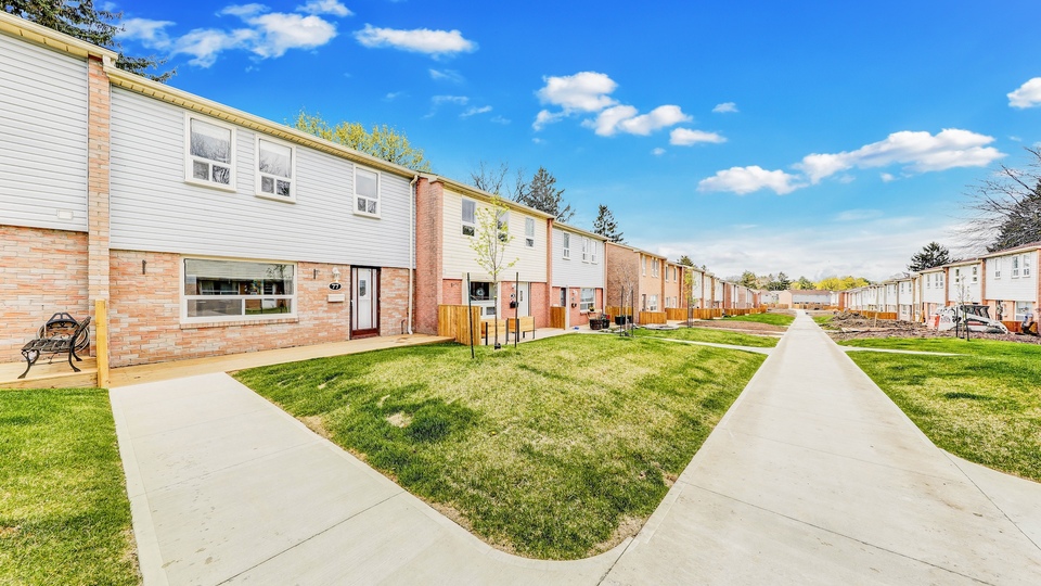 1055 Shawnmarr Road, Mississauga, Unit #77